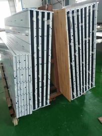 Chine Le nid d'abeilles en aluminium argenté lambrisse la résistance à la corrosion antistatique d'épaisseur de 12mm fournisseur